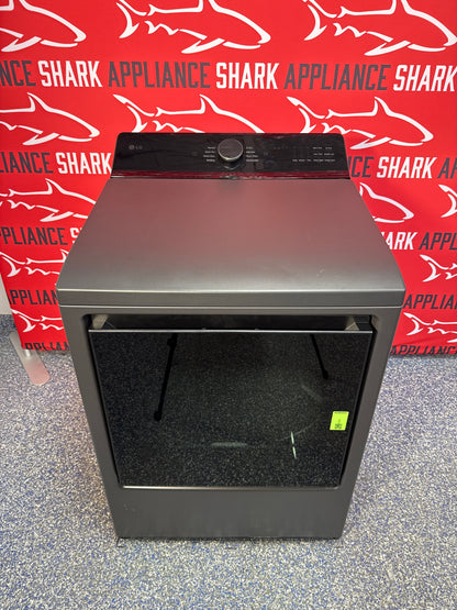 Discount LG gas dryer at Appliance Shark. Overland Park, KS's premier scratch-dent appliance store.