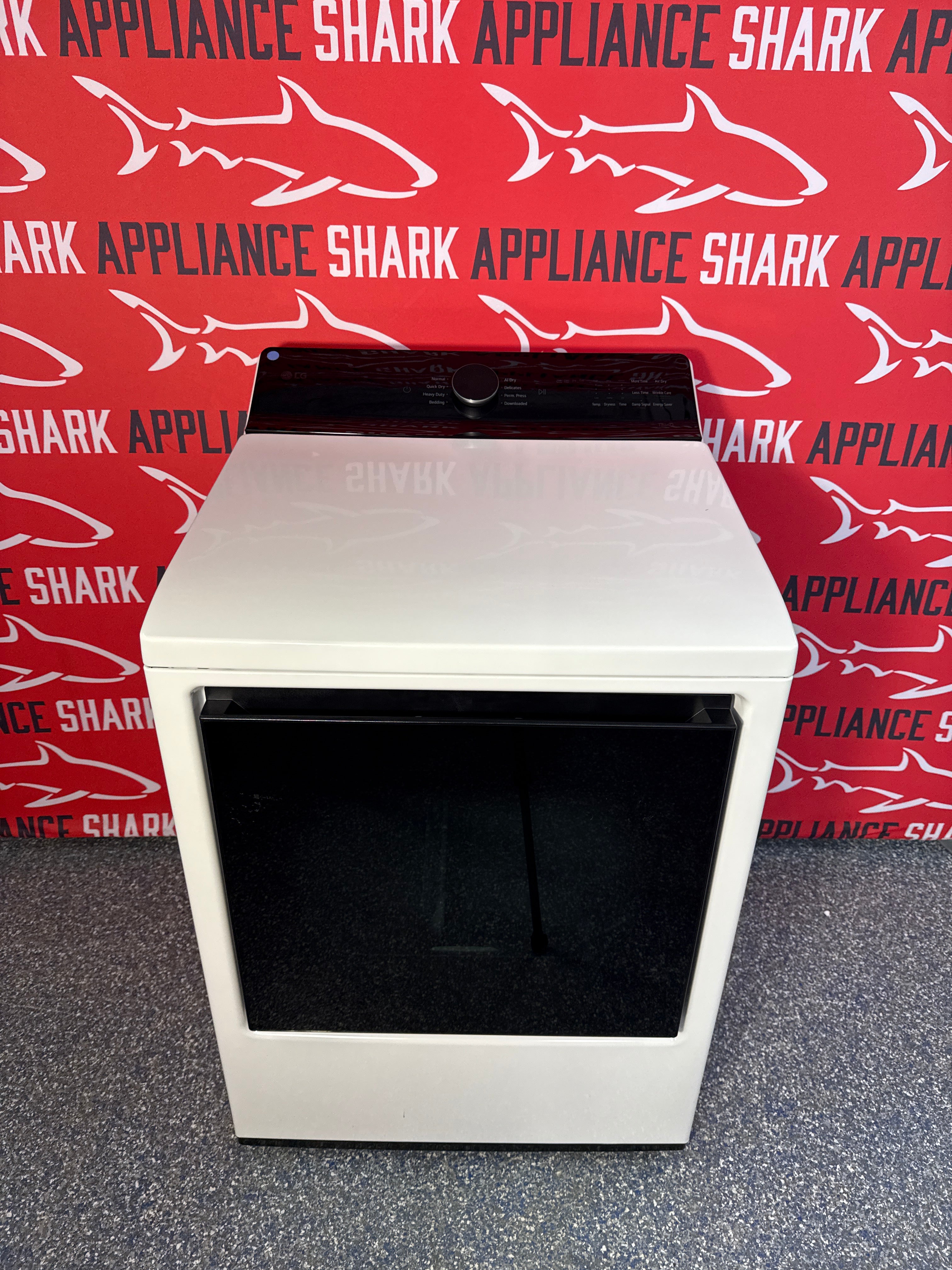 Discount LG gas dryer at Appliance Shark. Overland Park, KS’s premier scratch-dent appliance store.