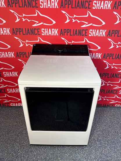 Discount LG gas dryer at Appliance Shark. Overland Park, KS’s premier scratch-dent appliance store.