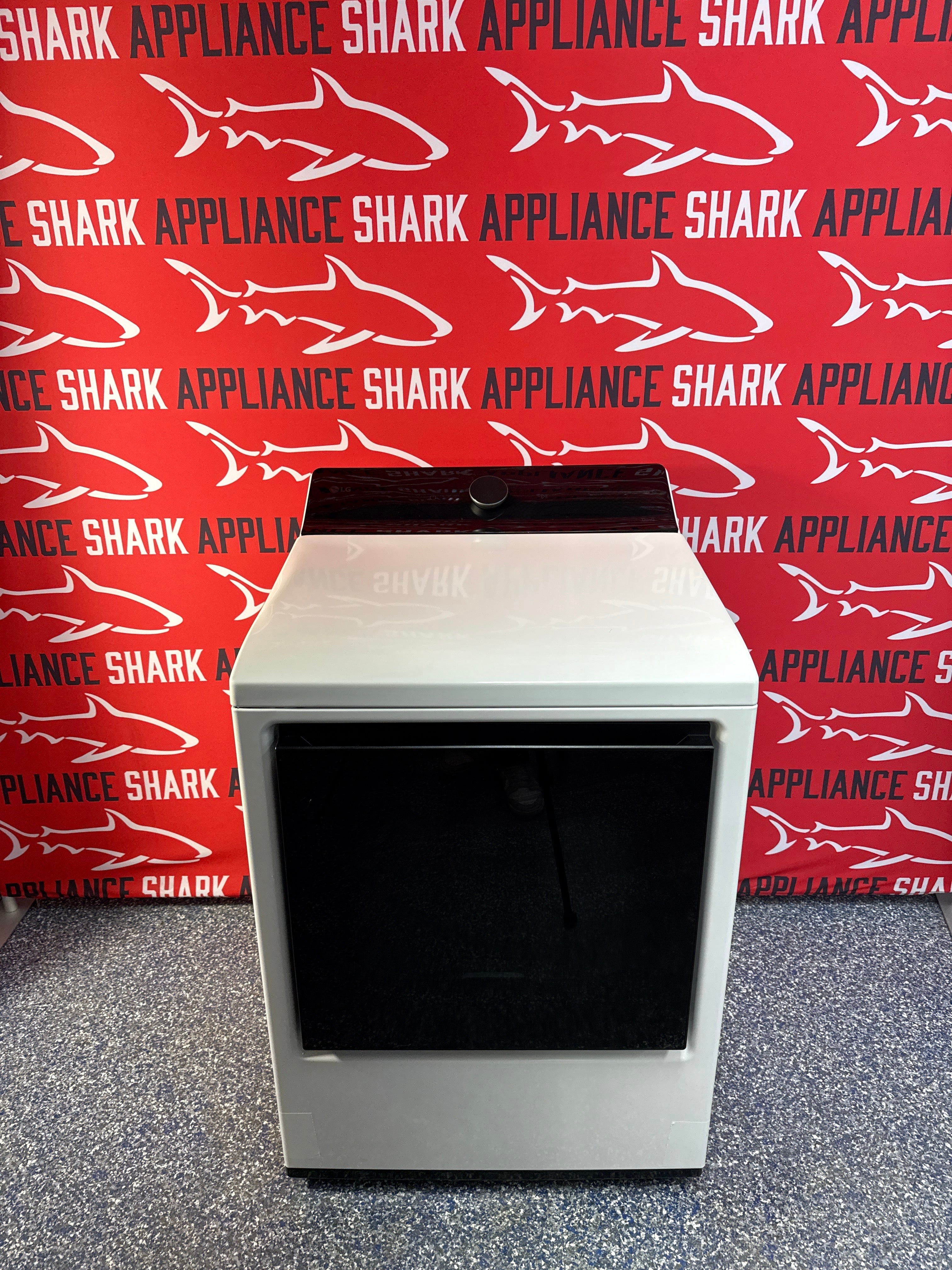 Discount LG gas dryer at Appliance Shark. Overland Park, KS’s premier scratch-dent appliance store.