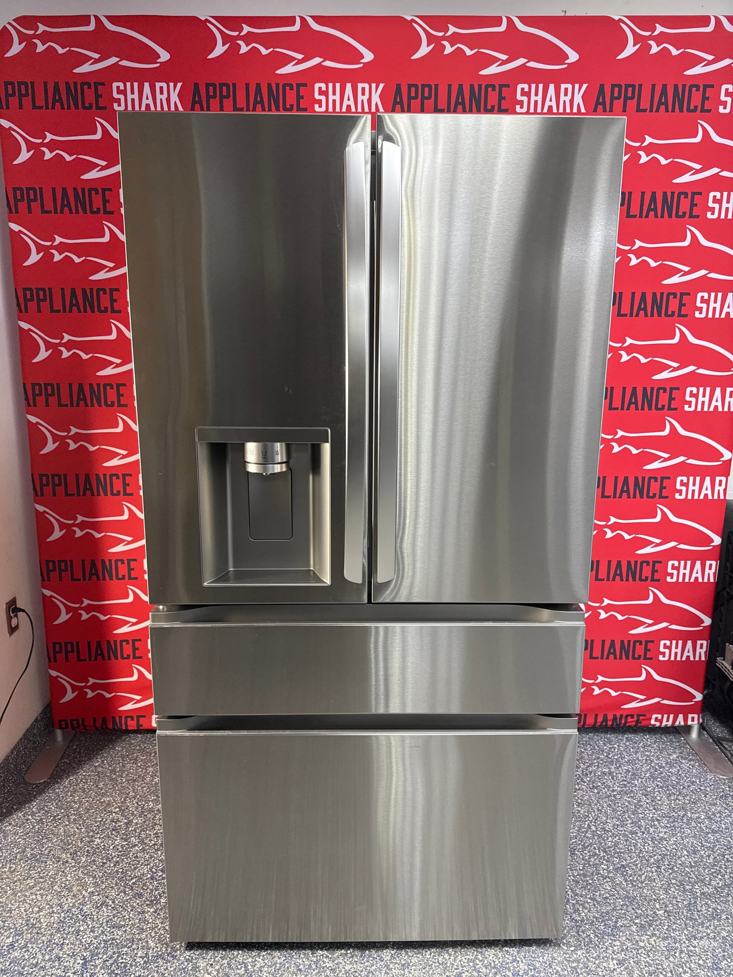 Shop a discount LG 4-door refrigerator at Appliance Shark in Overland Park, KS.
