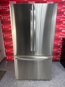 Discount LG French door refrigerator at Appliance Shark. Overland Park, KS’s premier scratch-dent appliance store.