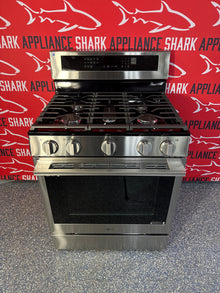 Discount LG freestanding gas range at Appliance Shark. Overland Park, KS's premier scratch-dent appliance store.