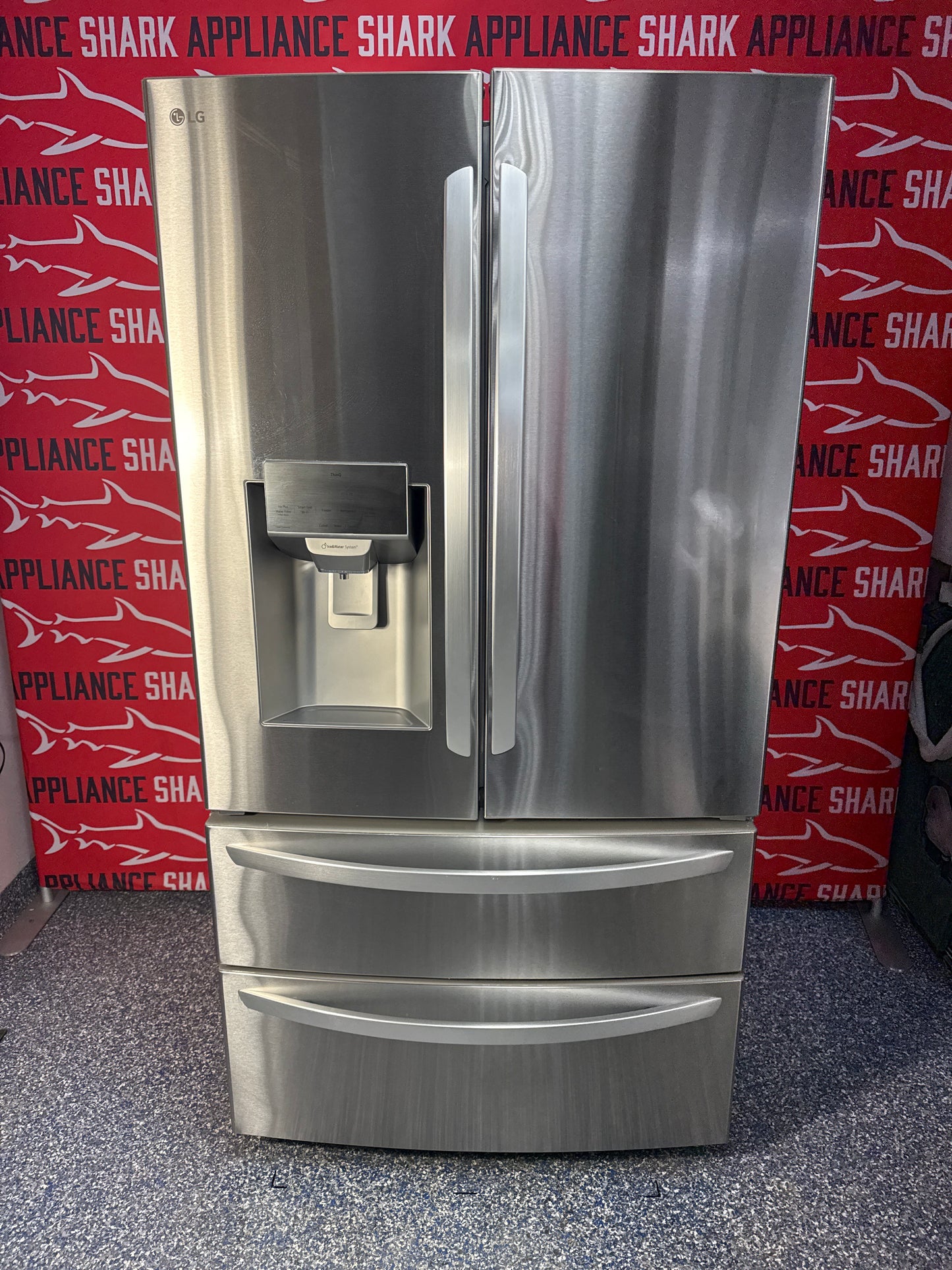Discount LG 4-door refrigerator at Appliance Shark. Overland Park, KS’s premier scratch-dent appliance store.