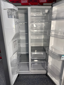 Scratch-dent LG refrigerator at Appliance Shark. Kansas City’s best appliance store.