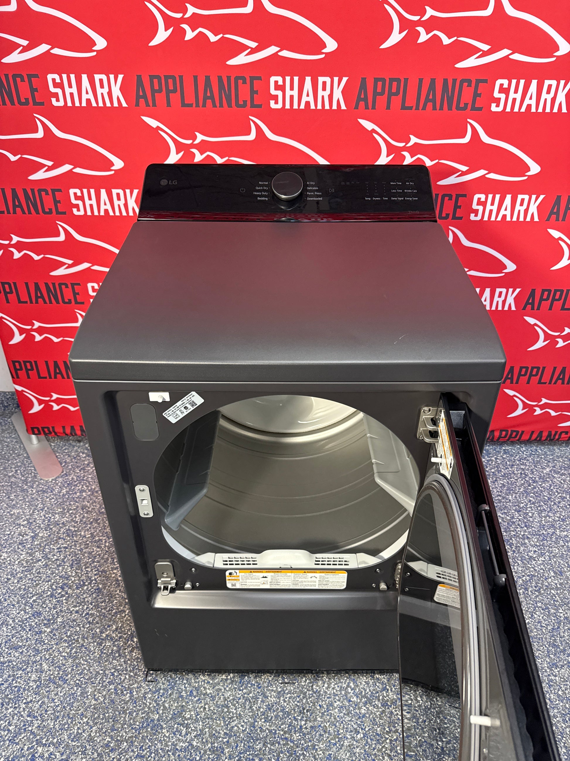 Discounted LG gas dryer at Appliance Shark. Kansas City's trusted scratch-dent appliance store.