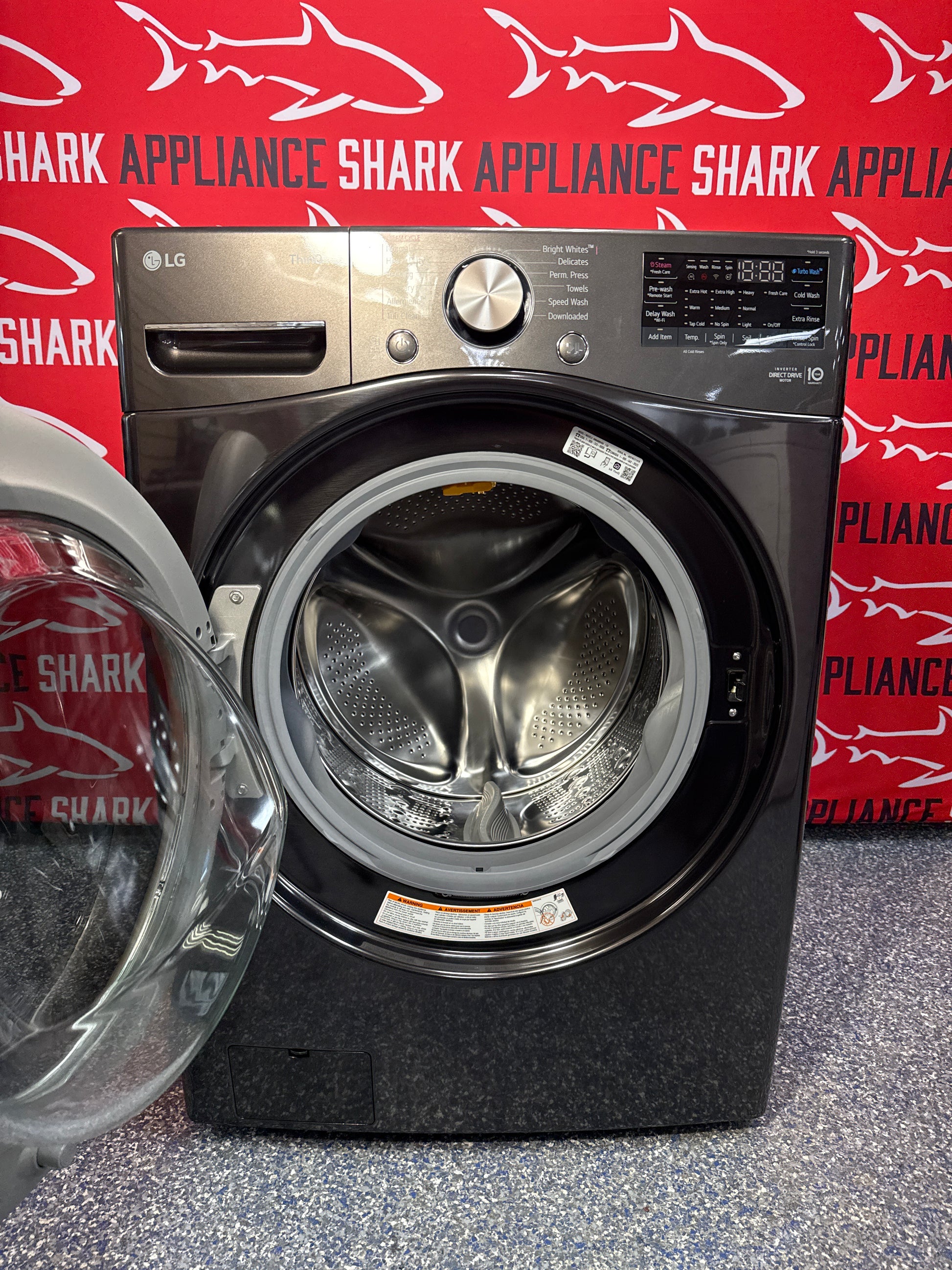 Scratch-dent LG front load washer at Appliance Shark. Kansas City’s best appliance store.