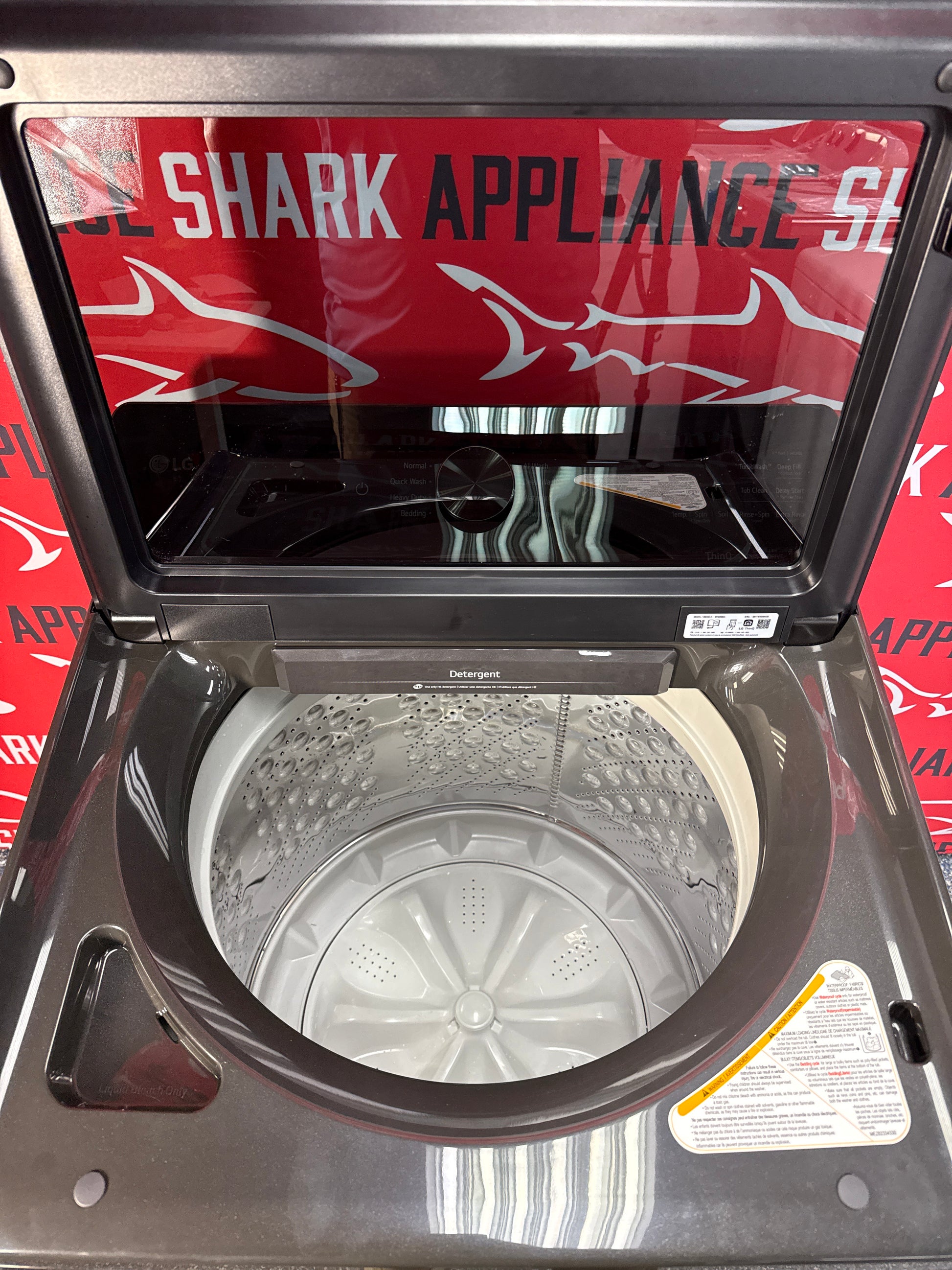 Scratch-dent LG top load washer at Appliance Shark. Kansas City's best scratch-dent appliance store.