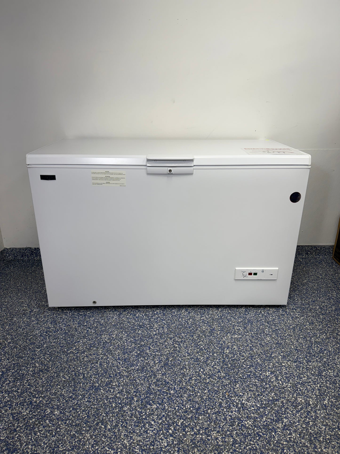 16 Cu. Ft. Maytag Chest Freezer with Power Loss Assist, Counterbalanced Lid, and Freezer-to-Fridge Convertibility at Appliance Shark in Kansas City Metro