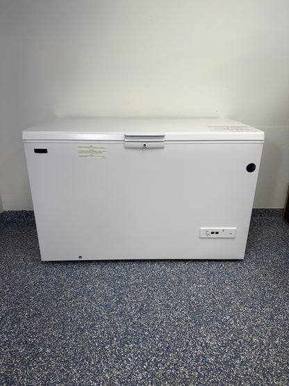 16 Cu. Ft. Maytag Chest Freezer with Power Loss Assist, Counterbalanced Lid, and Freezer-to-Fridge Convertibility at Appliance Shark in Kansas City Metro