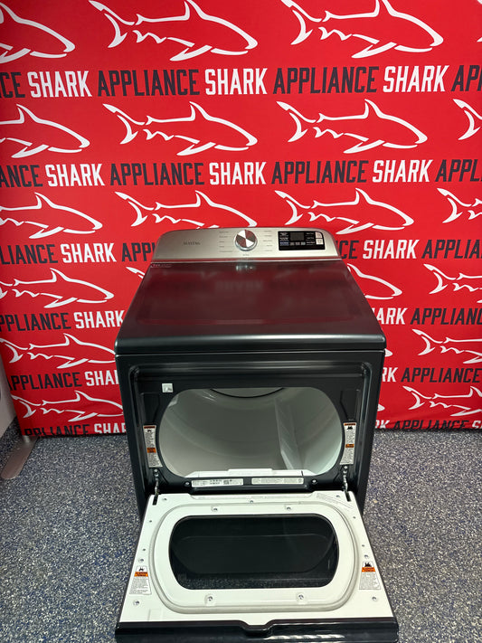 Scratch-dent MAYTAG gas dryer at Appliance Shark. Kansas City’s best appliance store.