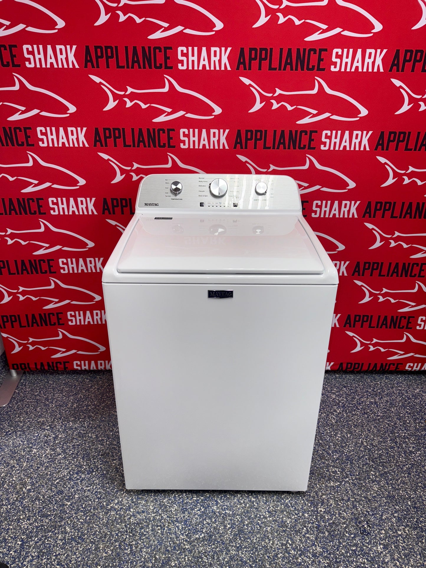 Scratch-dent MAYTAG washer at Appliance Shark. Kansas City’s best appliance store.