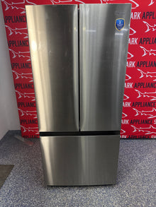 Discounted MIDEA French door refrigerator with inverter compressor at Appliance Shark. Kansas City's trusted scratch-dent appliance outlet.