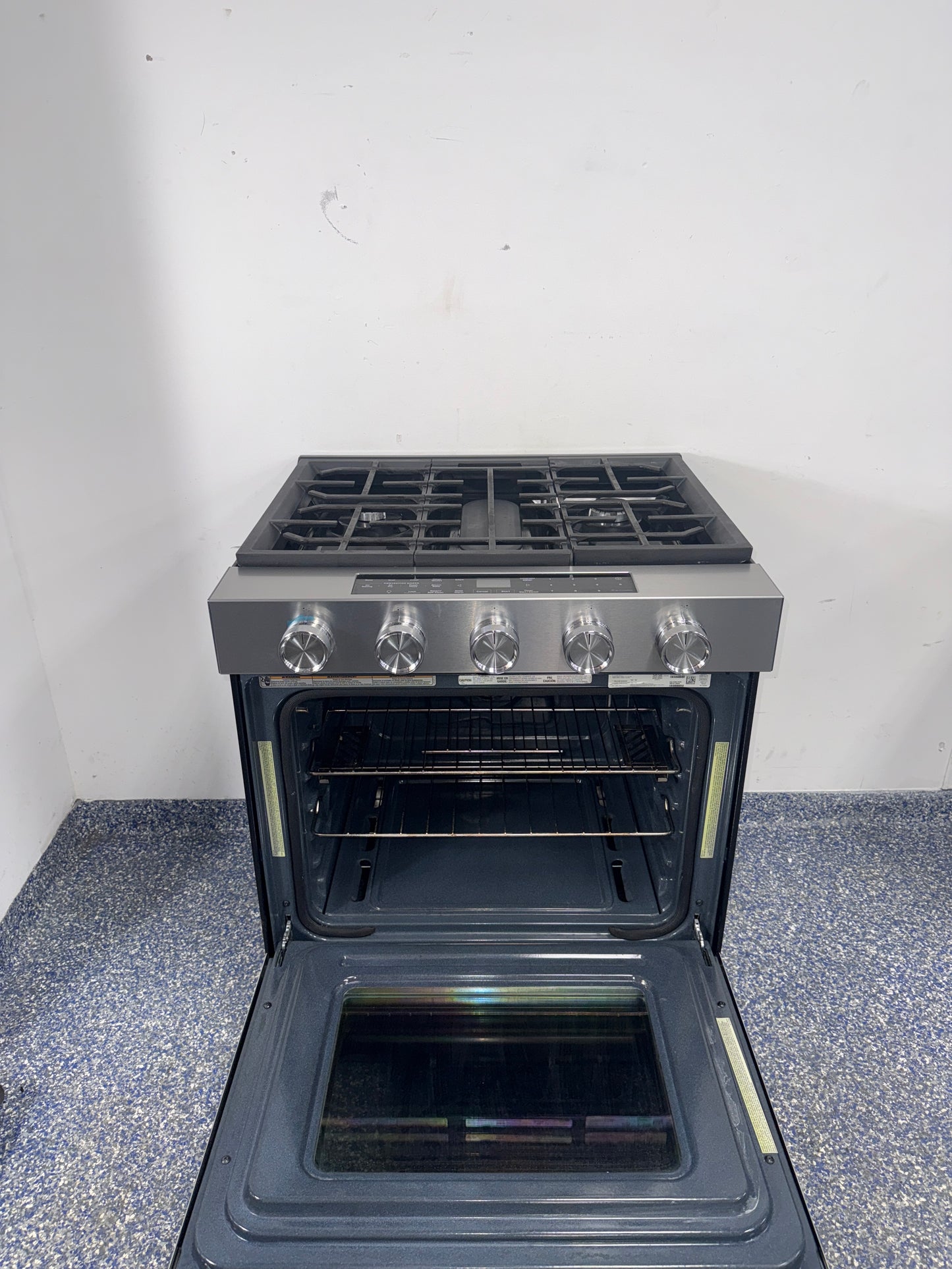 Scratch-dent KITCHENAID gas slide-in range from Appliance Shark, Kansas City’s trusted appliance store.