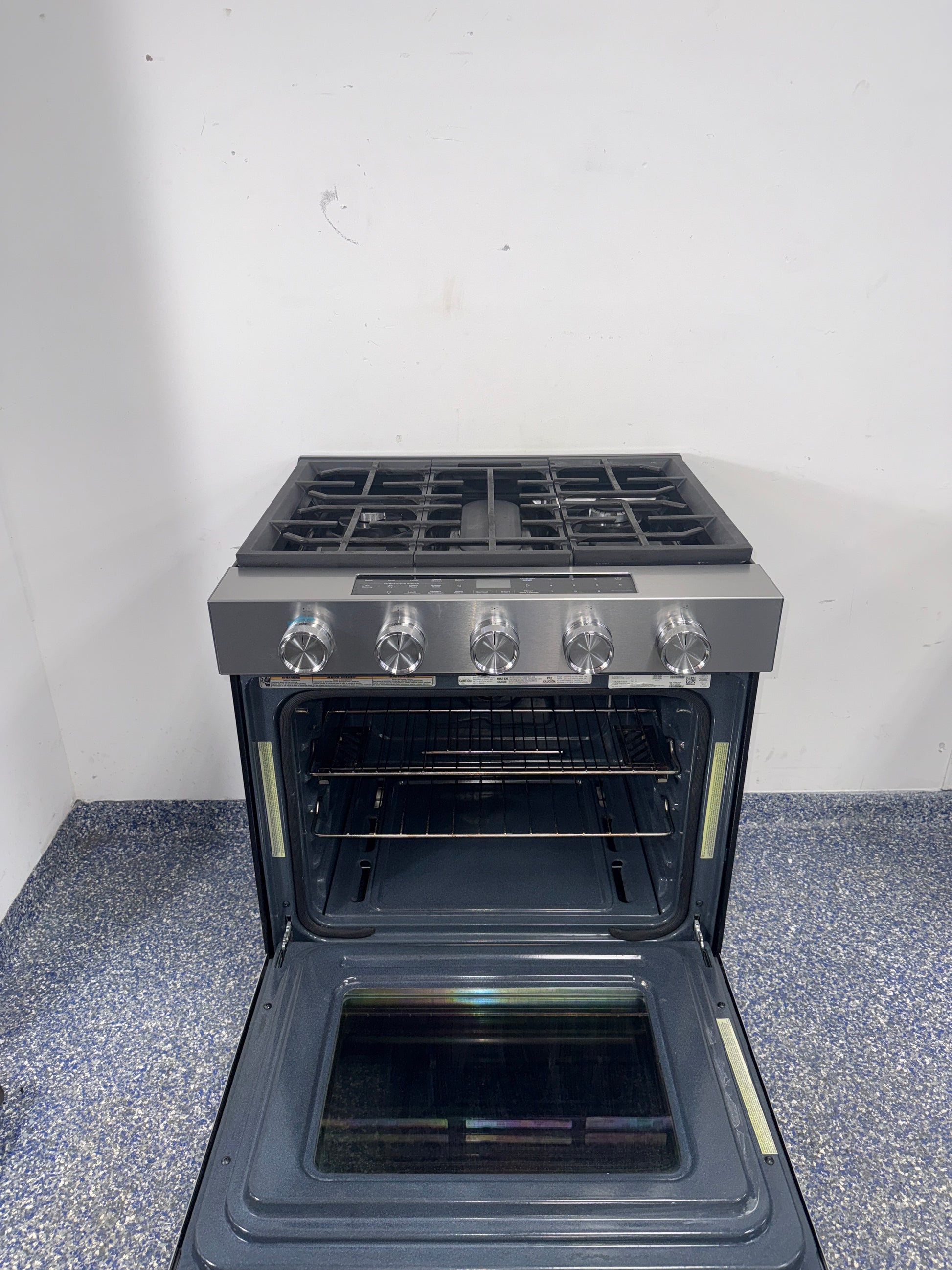 Scratch-dent KITCHENAID gas slide-in range from Appliance Shark, Kansas City’s trusted appliance store.