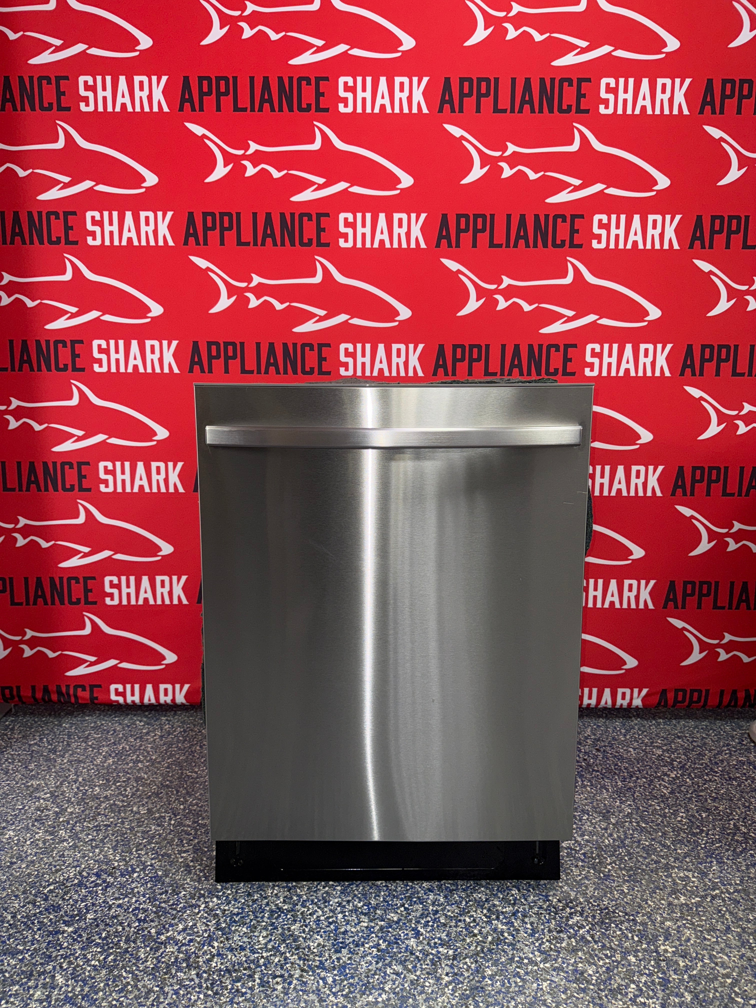 Discount SAMSUNG built-in dishwasher at Appliance Shark. Overland Park, KS’s premier scratch-dent appliance store.