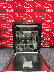 Discount SAMSUNG built-in dishwasher at Appliance Shark. Overland Park, KS’s premier scratch-dent appliance store.
