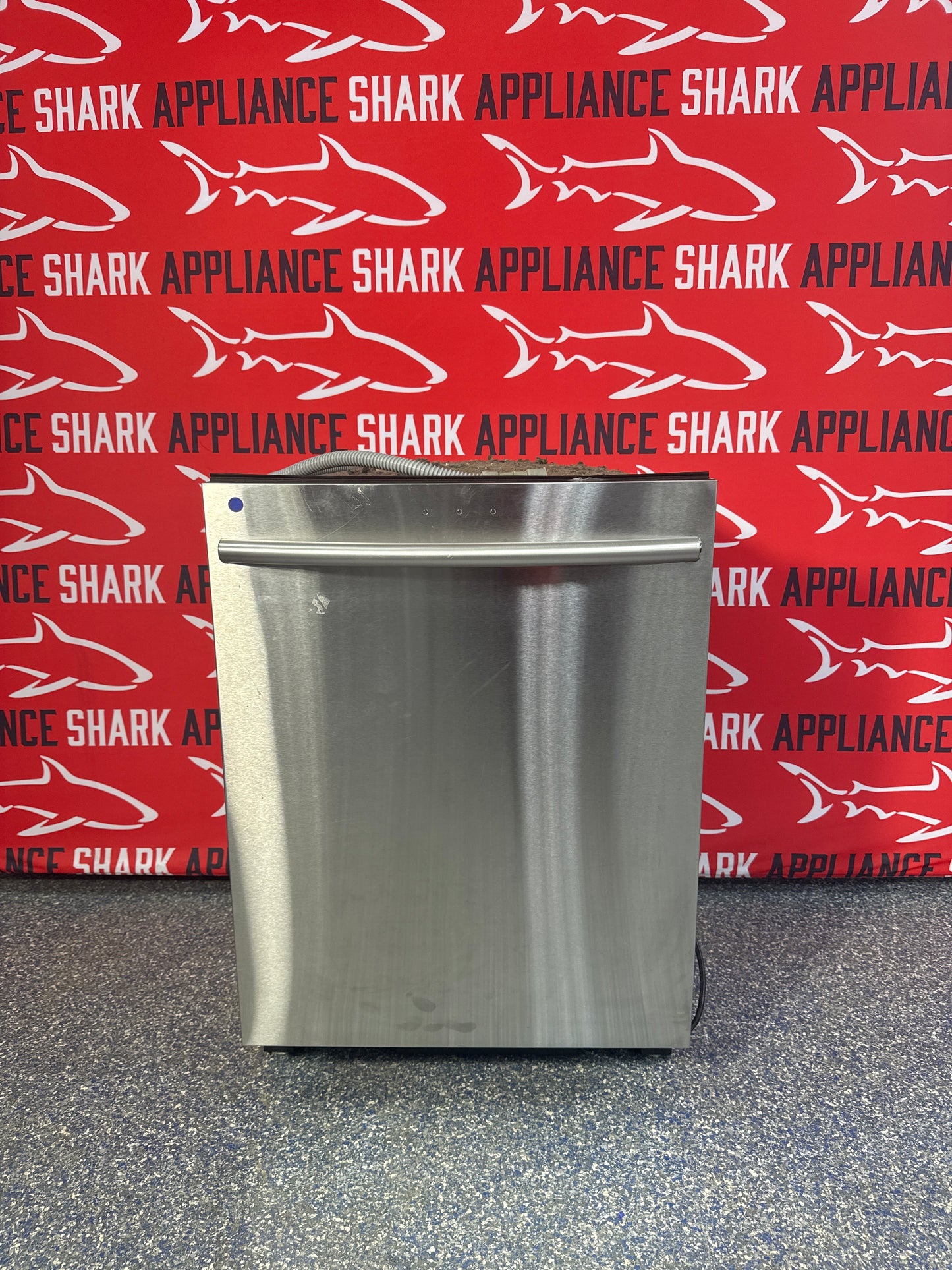 Discount SAMSUNG built-in dishwasher at Appliance Shark. Overland Park, KS’s premier scratch-dent appliance store.