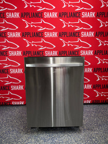 Discount SAMSUNG built-in dishwasher at Appliance Shark. Overland Park, KS’s premier scratch-dent appliance store.