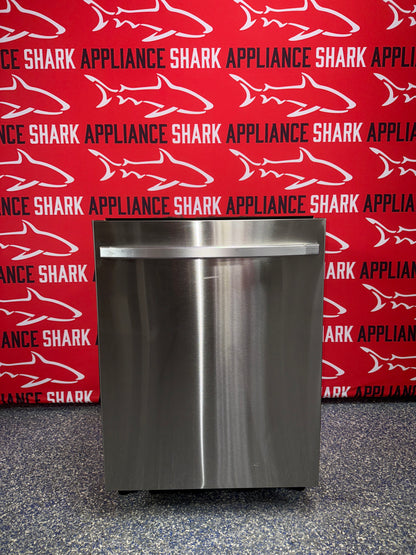 Discount SAMSUNG built-in dishwasher at Appliance Shark. Overland Park, KS’s premier scratch-dent appliance store.