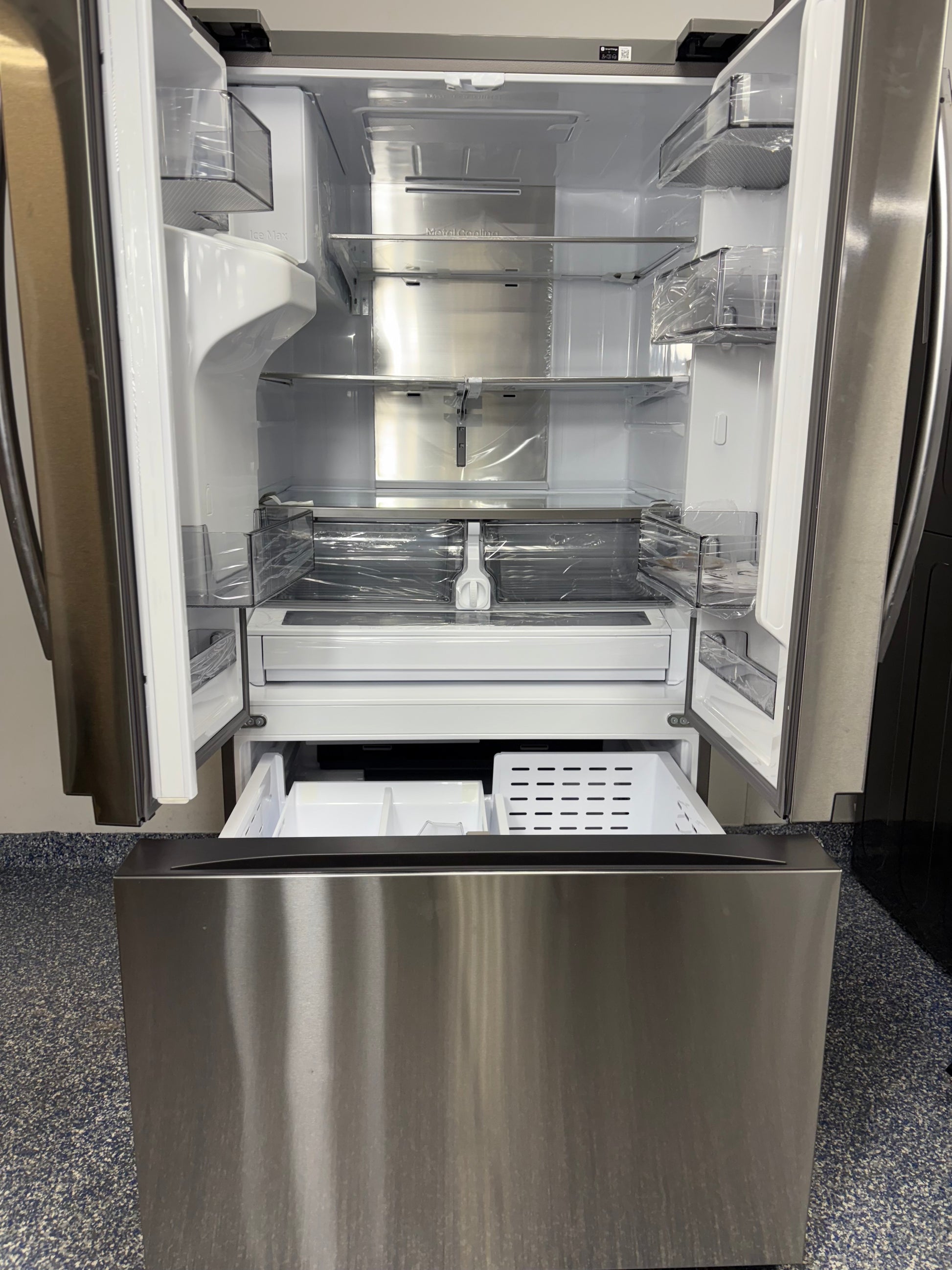 Samsung Refrigerator with SmartThings monitoring at Appliance Shark Discount in Overland Park