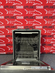 Scratch-dent SAMSUNG built-in dishwasher at Appliance Shark. Kansas City’s best dishwasher store.