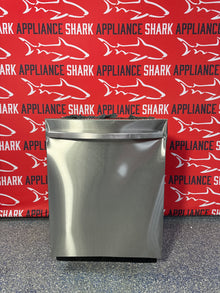 Discount SAMSUNG built-in dishwasher at Appliance Shark. Overland Park, KS’s premier scratch-dent appliance store.