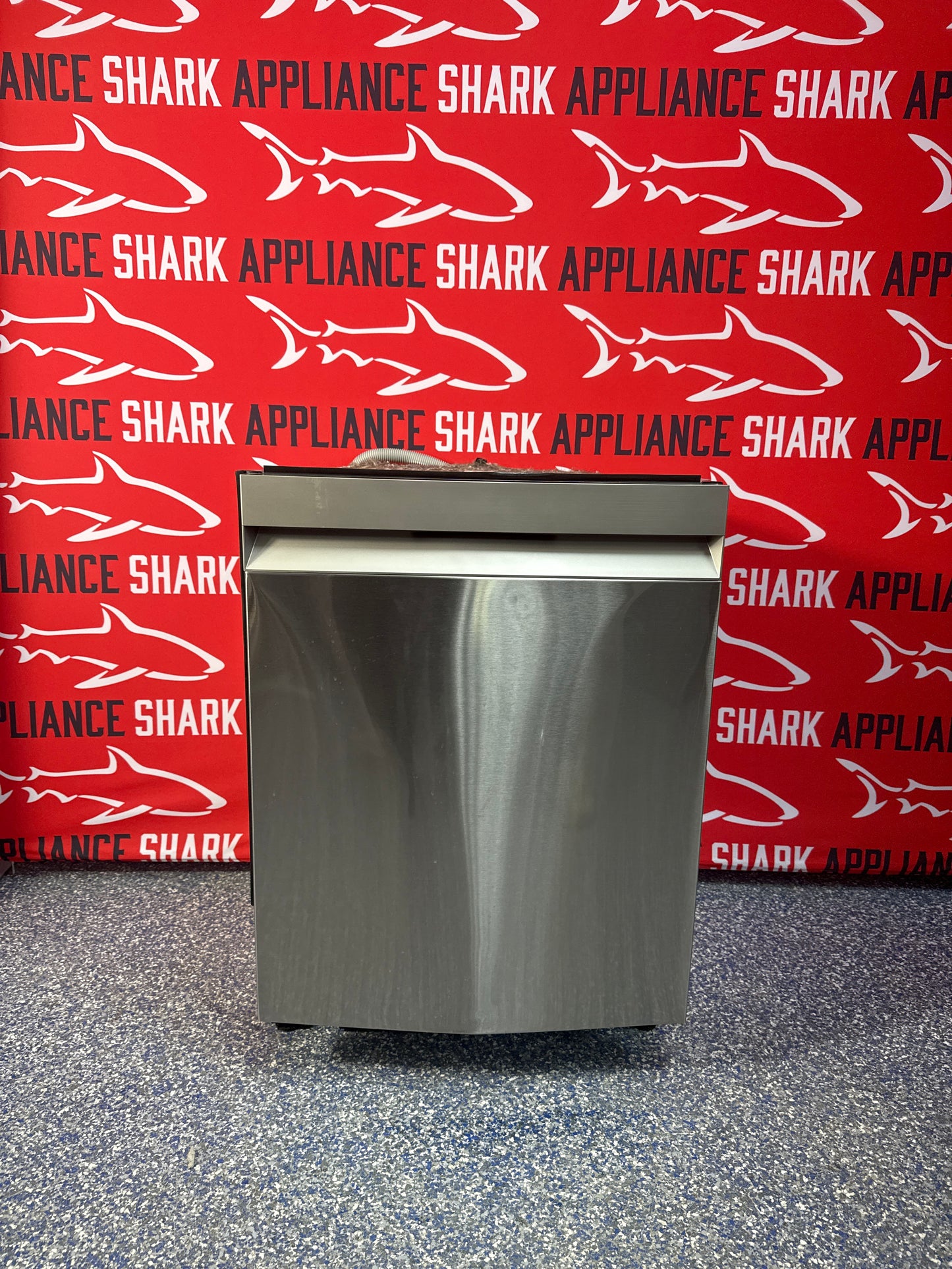 Discount SAMSUNG dishwasher at Appliance Shark. Overland Park, KS’s premier scratch-dent appliance store.
