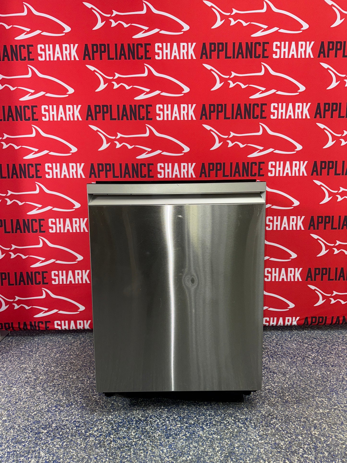 Discount SAMSUNG built-in smart dishwasher at Appliance Shark. Overland Park, KS’s premier scratch-dent appliance store.
