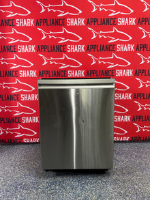 Discount SAMSUNG built-in smart dishwasher at Appliance Shark. Overland Park, KS’s premier scratch-dent appliance store.
