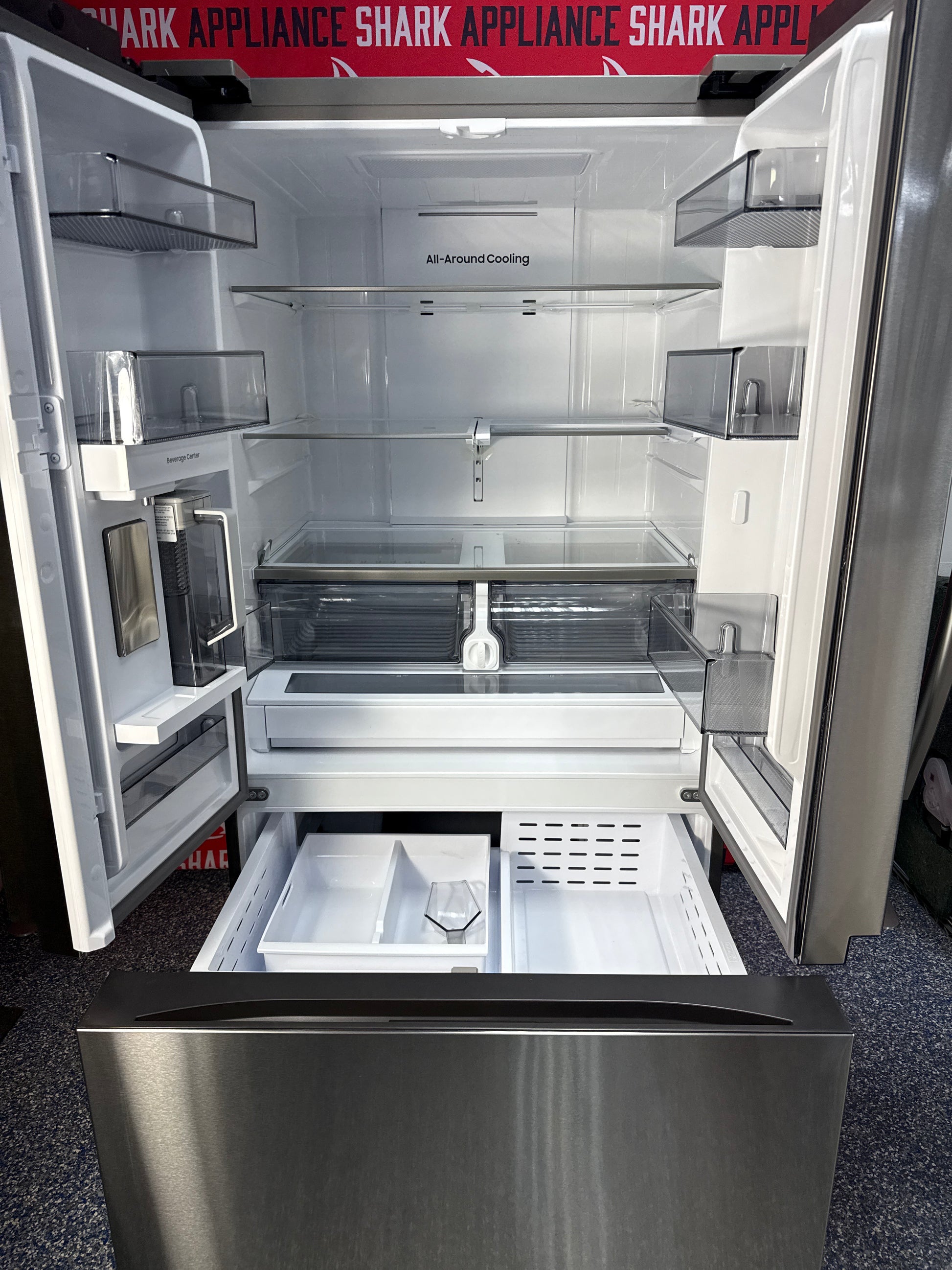Scratch-dent SAMSUNG French Door Refrigerator at Appliance Shark in Overland Park, KS.