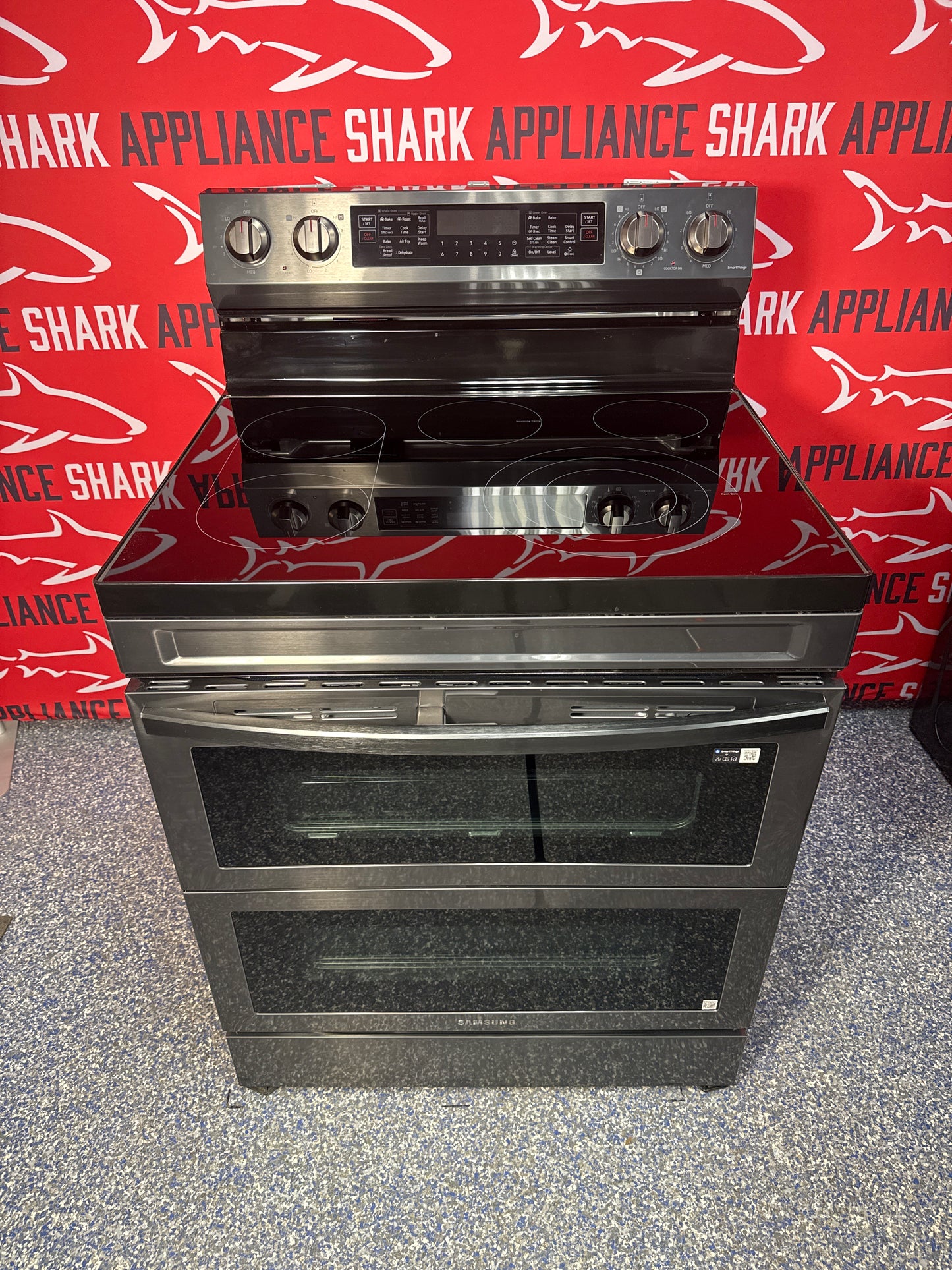 Discount SAMSUNG freestanding electric range at Appliance Shark. Overland Park, KS's premier scratch-dent appliance store.