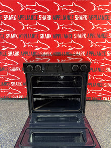 Scratch-dent SAMSUNG slide-in electric ranges at Appliance Shark. Kansas City's best scratch-dent appliance store.