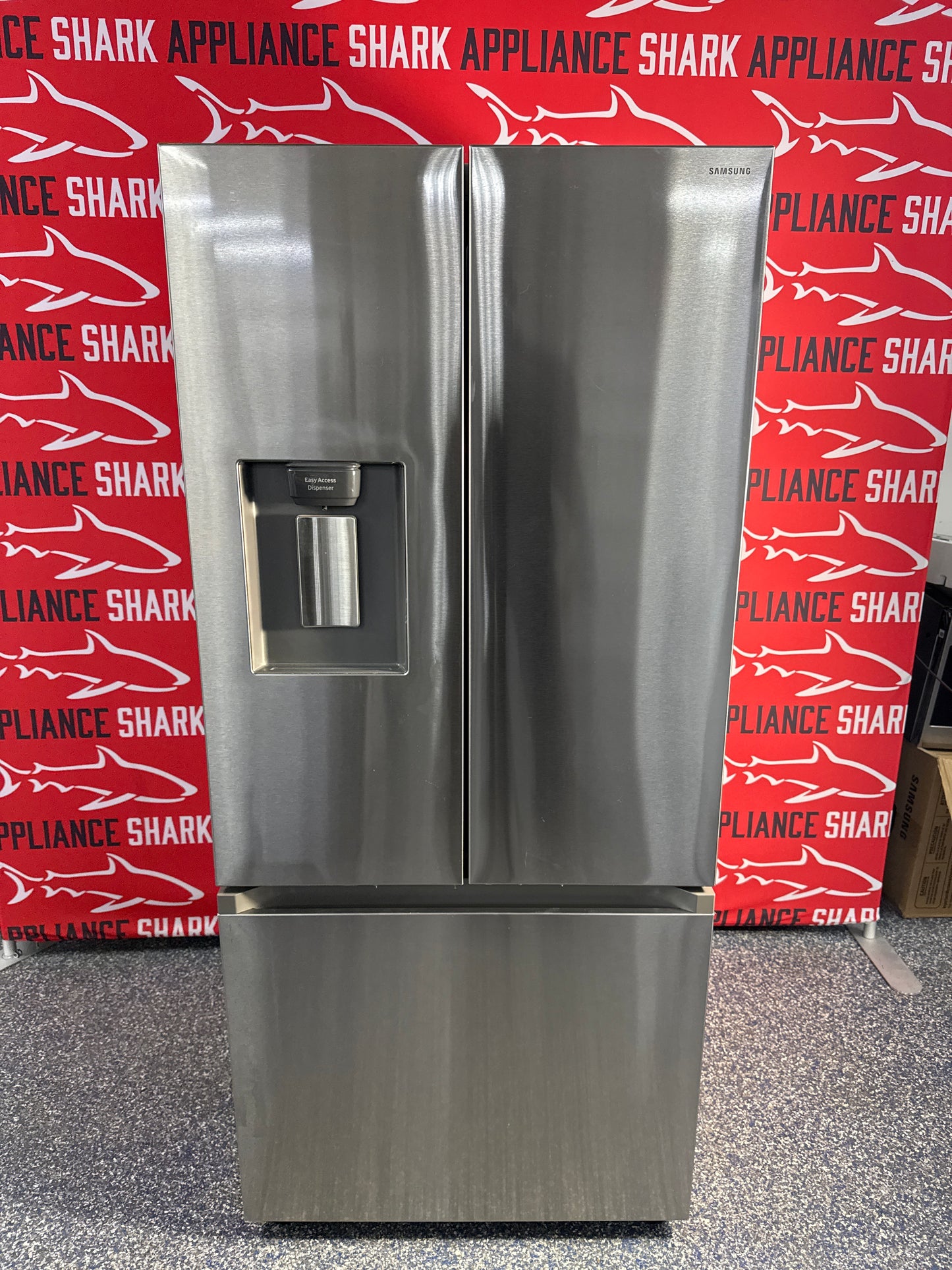 Shop this scratch-dent SAMSUNG French door refrigerator at Appliance Shark, Overland Park, KS's premier appliance outlet.