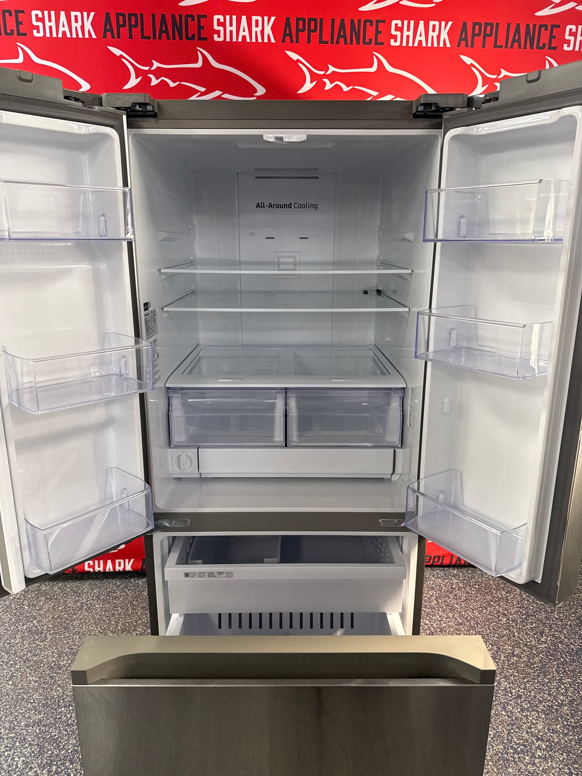 Discounted SAMSUNG refrigerator with water dispenser at Appliance Shark, Kansas City's trusted scratch-dent store.