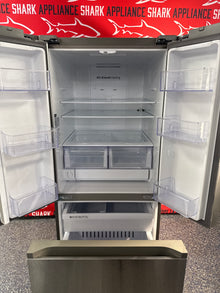 Discounted SAMSUNG refrigerator with water dispenser at Appliance Shark, Kansas City's trusted scratch-dent store.