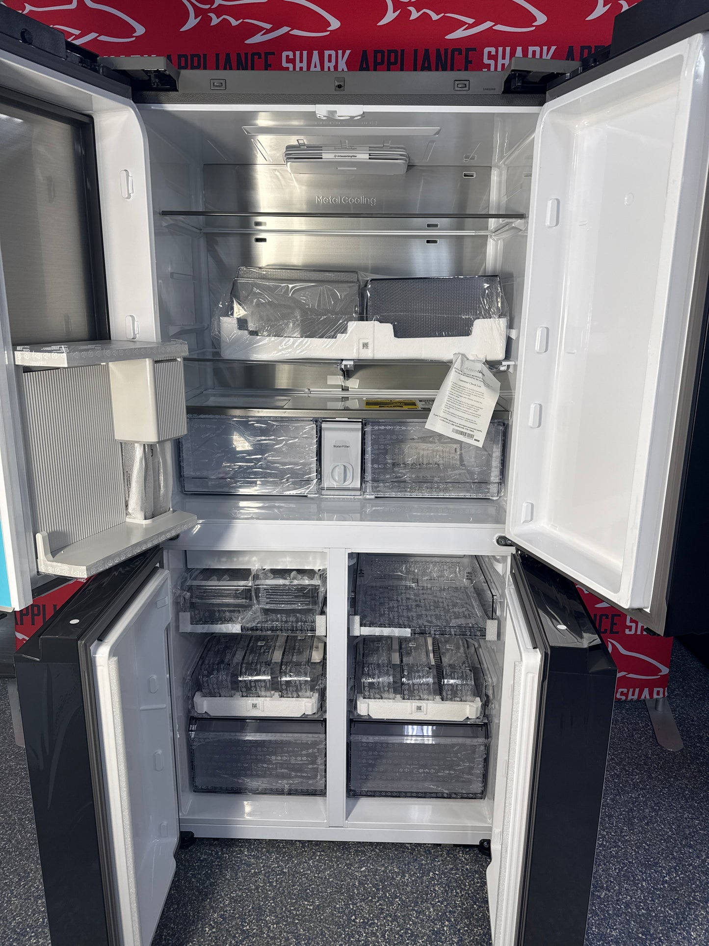 Save on a SAMSUNG Bespoke 4-Door Flex refrigerator with AI Family Hub at Appliance Shark. Overland Park, KS's top scratch-dent appliance store.