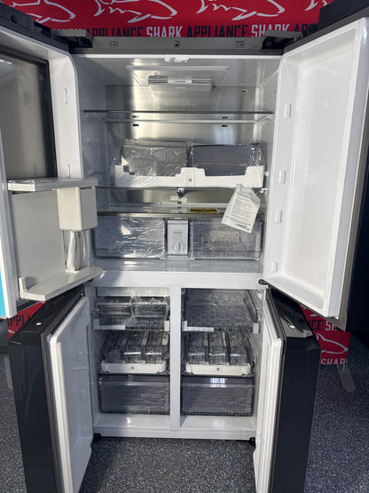 Save on a SAMSUNG Bespoke 4-Door Flex refrigerator with AI Family Hub at Appliance Shark. Overland Park, KS's top scratch-dent appliance store.