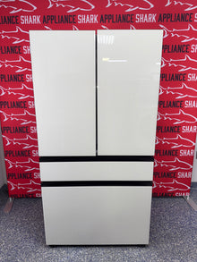 Discount SAMSUNG French door refrigerator at Appliance Shark. Overland Park, KS’s premier scratch-dent appliance store.