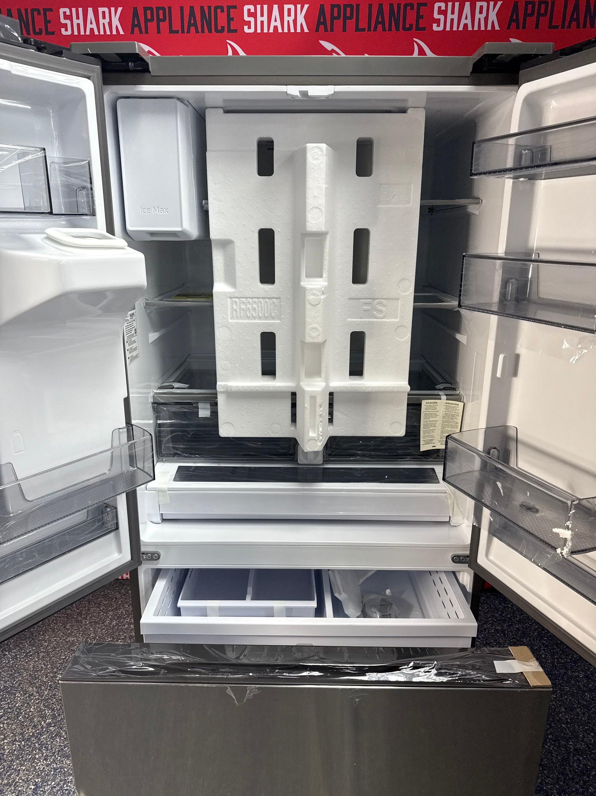 Scratch-dent Samsung French door refrigerator at Appliance Shark. Kansas City’s best appliance store.