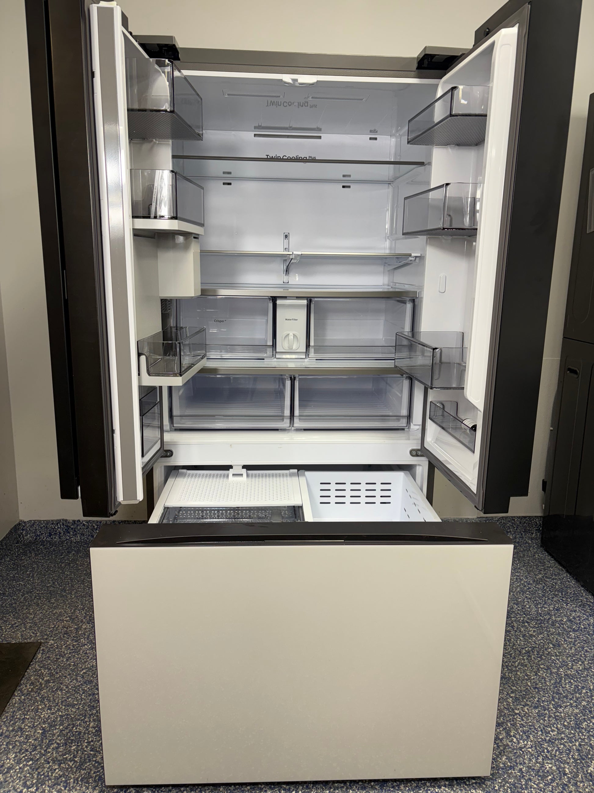 Appliance Shark Scratch & Dent deals on Samsung refrigerator in Kansas City