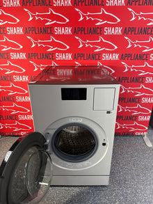 Scratch-dent SAMSUNG Bespoke washer dryer combo at Appliance Shark. Kansas City's best appliance store.