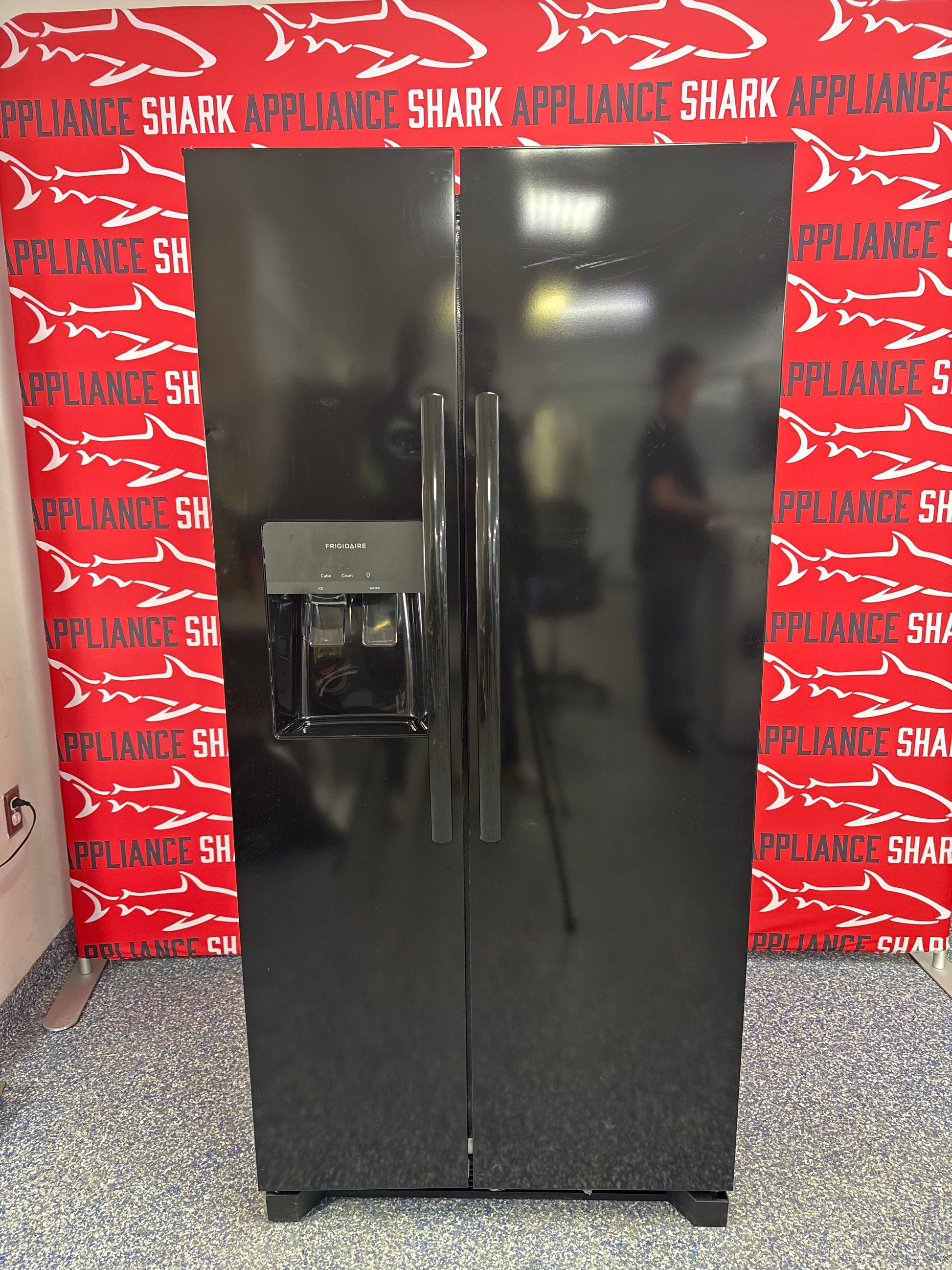 Discount FRIGIDAIRE side-by-side refrigerator at Appliance Shark in Overland Park, KS.