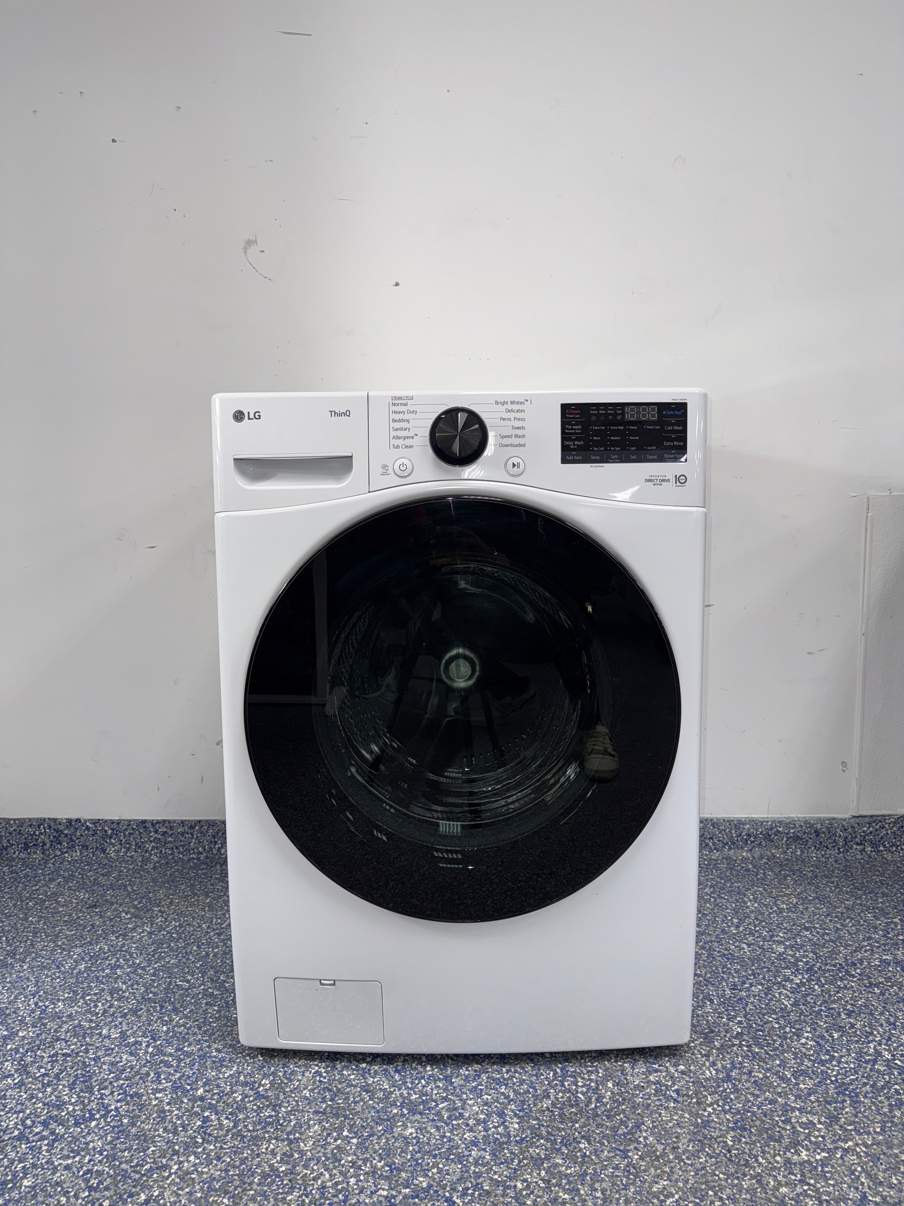 Open box LG front load washer available at Appliance Shark. Overland Park, KS’s go-to discount appliance store.