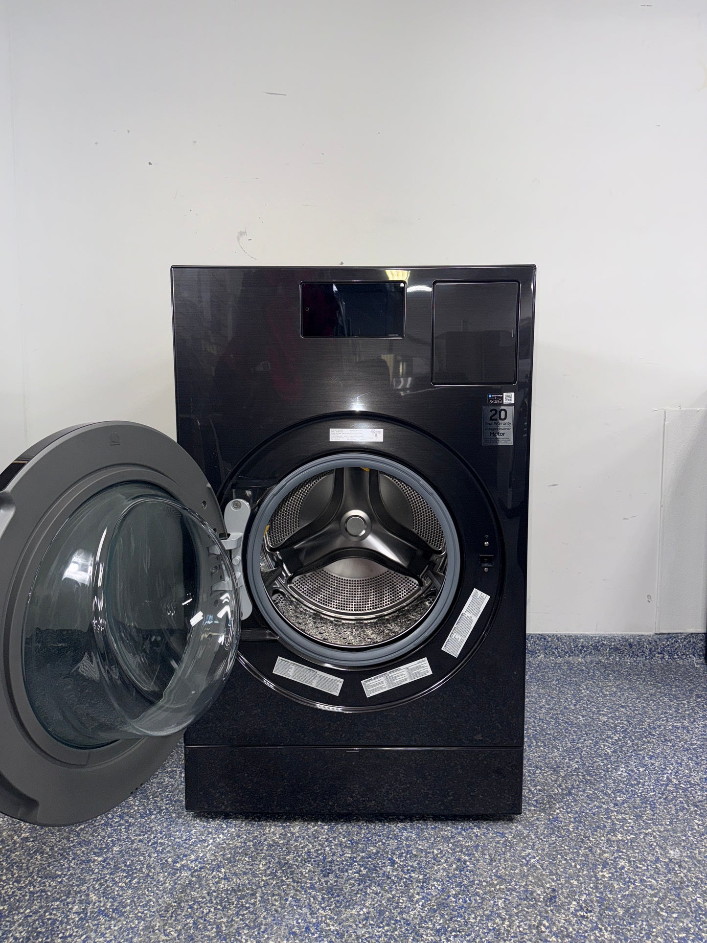 Scratch-dent SAMSUNG all-in-one washer/dryer combo from Appliance Shark, Kansas City’s trusted appliance store.