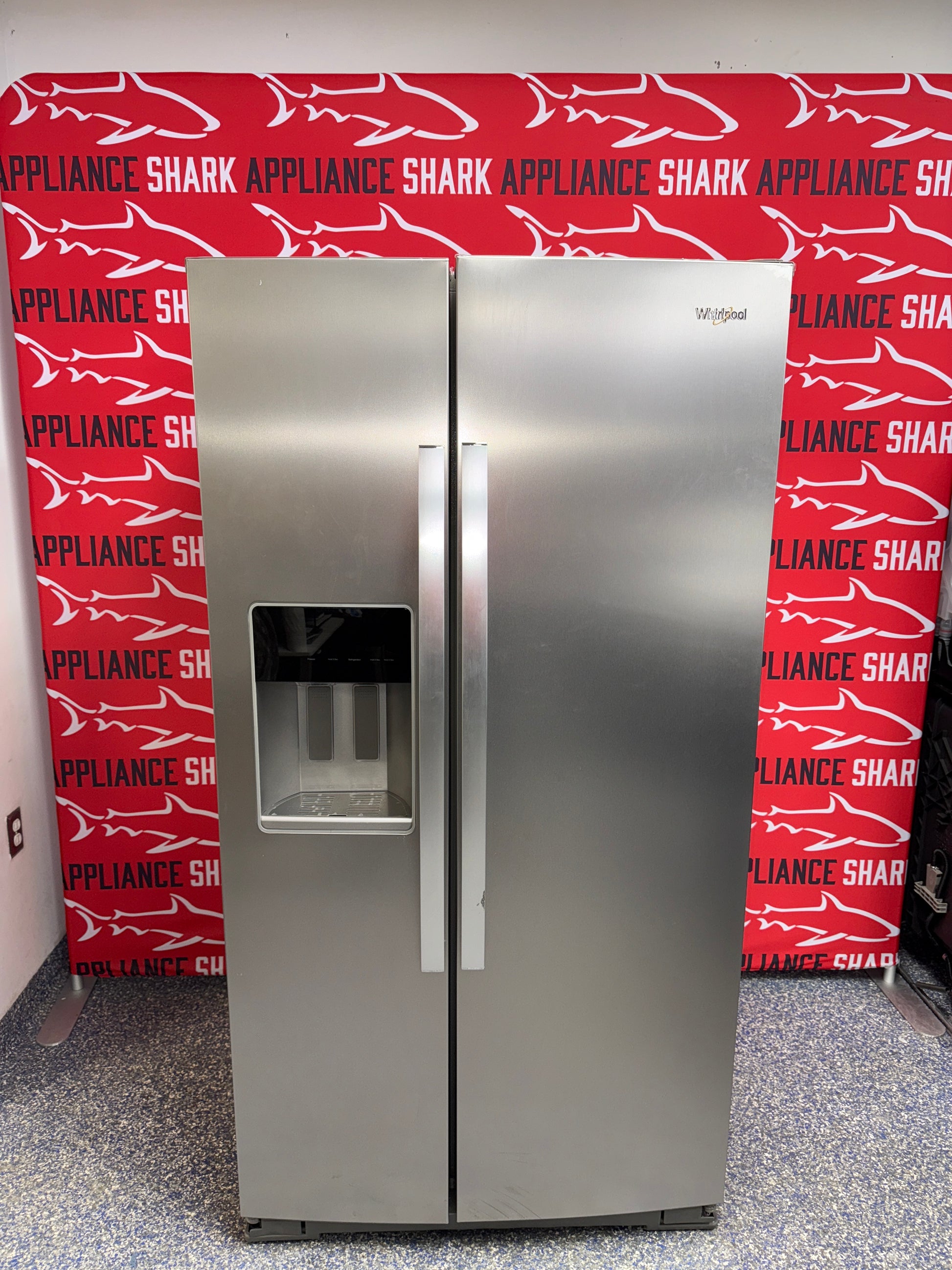 Discount WHIRLPOOL side by side refrigerator at Appliance Shark. Overland Park, KS’s premier scratch-dent appliance store.