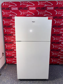 Discount WHIRLPOOL top freezer refrigerator at Appliance Shark. Overland Park, KS’s premier scratch-dent appliance store.