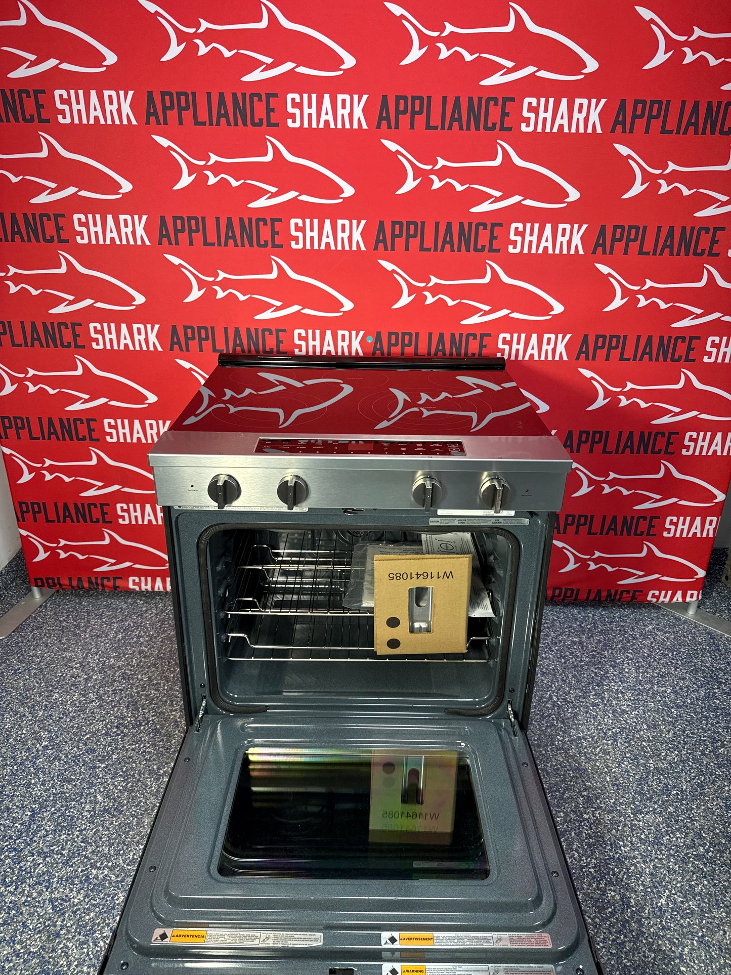 Scratch-dent WHIRLPOOL electric range at Appliance Shark. Kansas City’s best appliance store. 