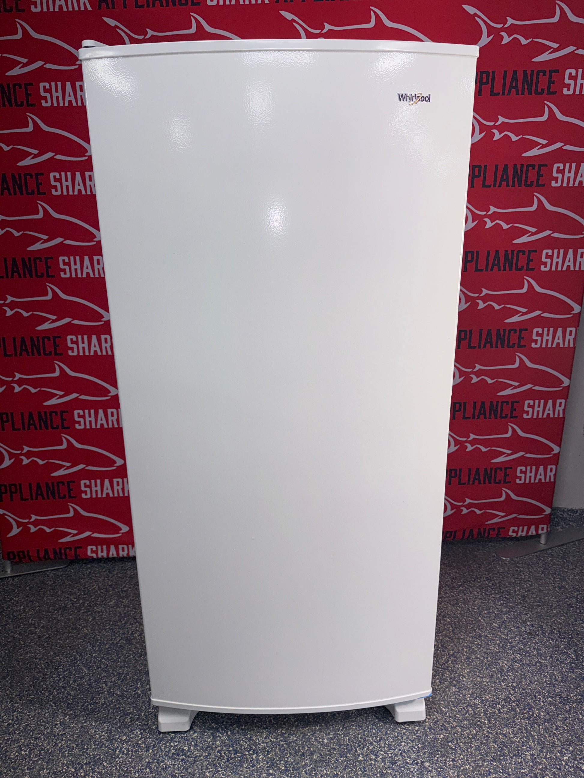 Discount Whirlpool upright freezer at Appliance Shark. Overland Park, KS's premier scratch-dent appliance store.
