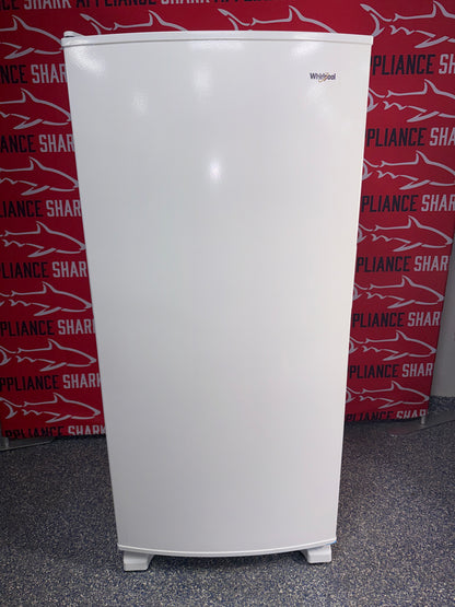 Discount Whirlpool upright freezer at Appliance Shark. Overland Park, KS's premier scratch-dent appliance store.